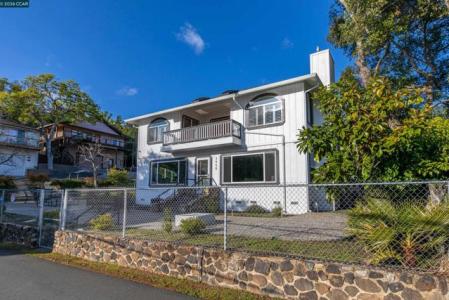 Oakmont Drive, Clearlake, California 95422, Stati Uniti