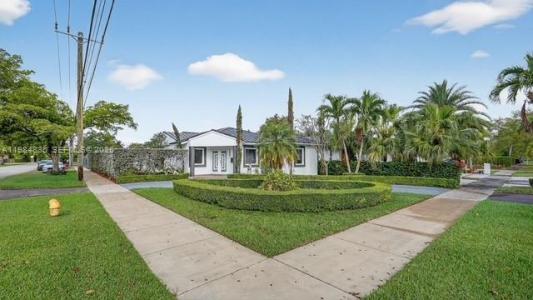 588 Mokena Dr, Miami Springs, Florida 33166, USA