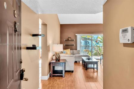 771 N Pine Island Rd 303, Plantation, Florida 33324, USA