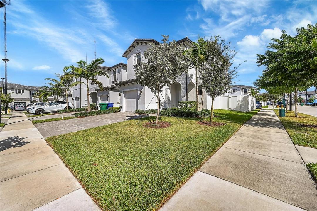 20357 NW 4th Path, Miami Gardens, Florida 33169, Amerika Birleşik Devletleri