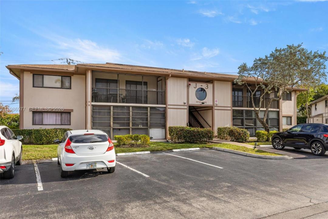 10709 W Clairmont Cir 111, Tamarac, Flórida 33321, Estados Unidos