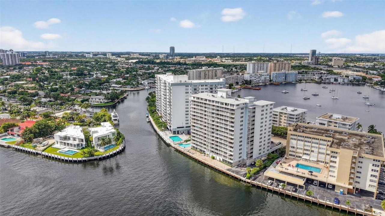 121 Golden Isles Dr 205, Hallandale Beach, Florida 33009, Stati Uniti