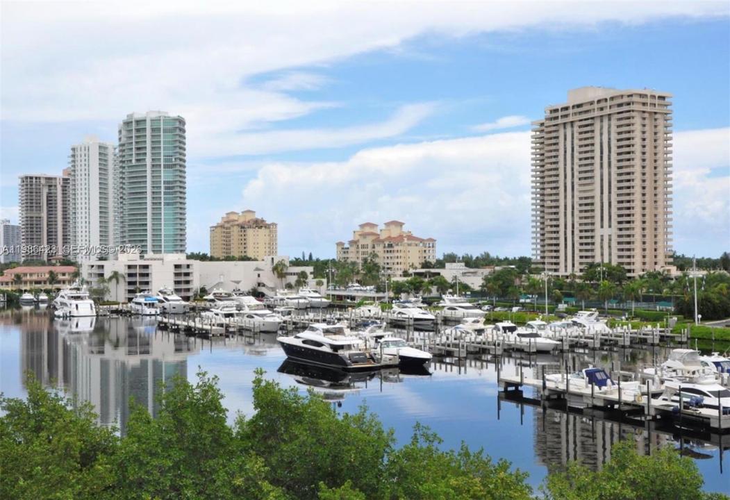 19801 E Country Club Dr 4104, Aventura, Florida 33180, Stati Uniti
