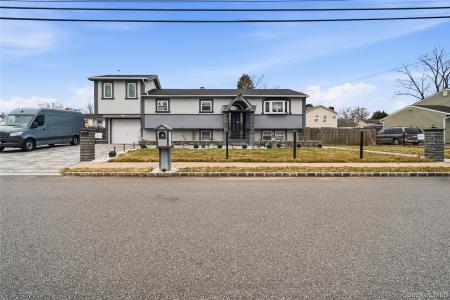 568 Centerwood Street, West Babylon, نيويورك 11704, الولايات المتحدة