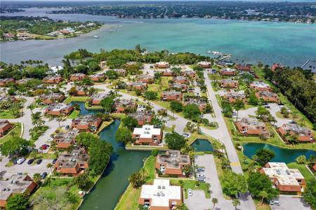 825 Center St 35C, Jupiter, Florida 33458, USA