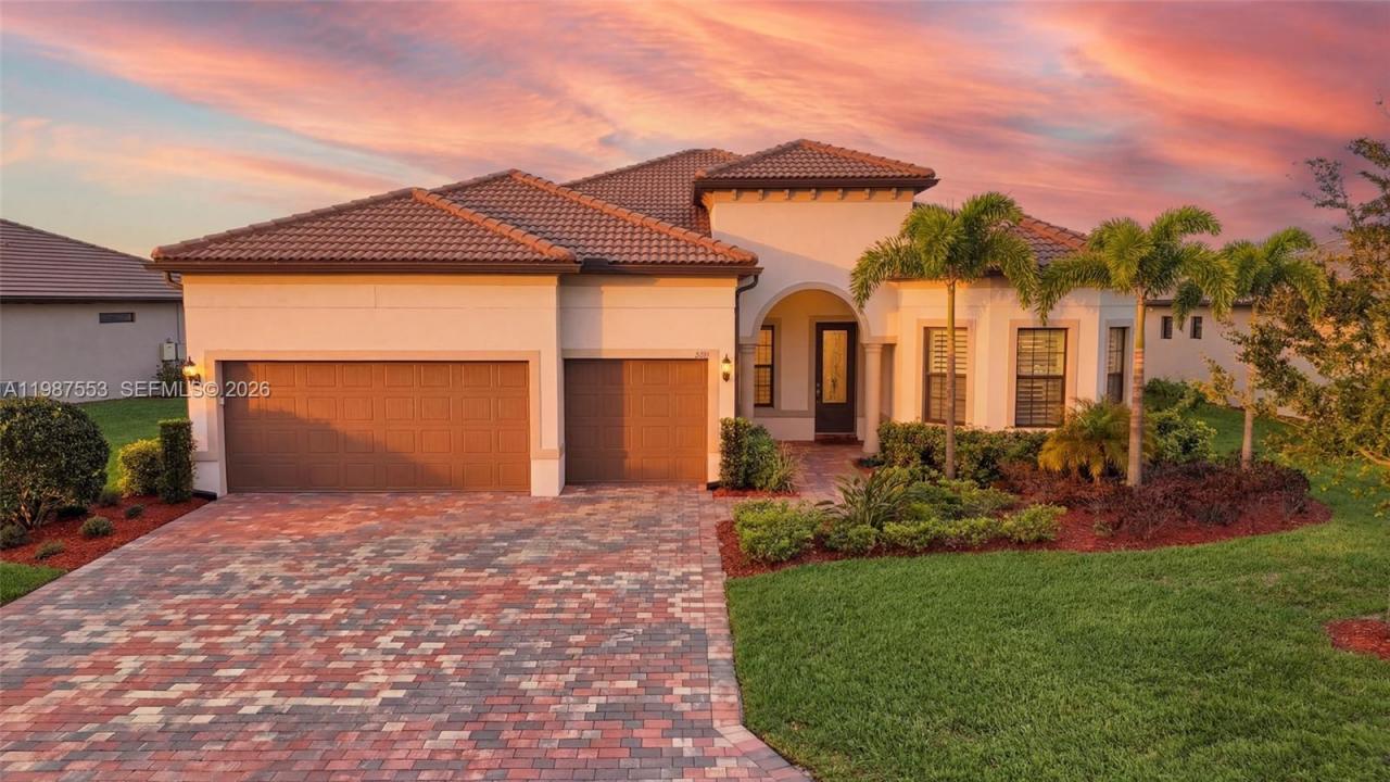 2961 Sagittaria LN, Florida 33920