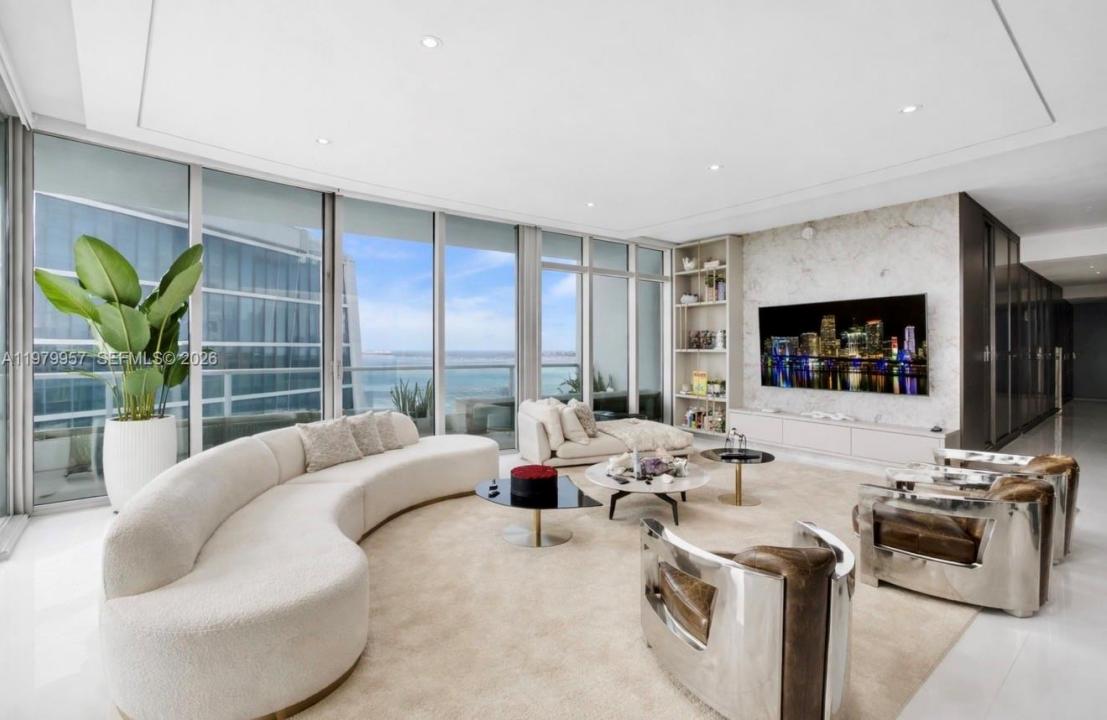900 Biscayne Blvd PH6109, Miami, Floryda 33132, USA