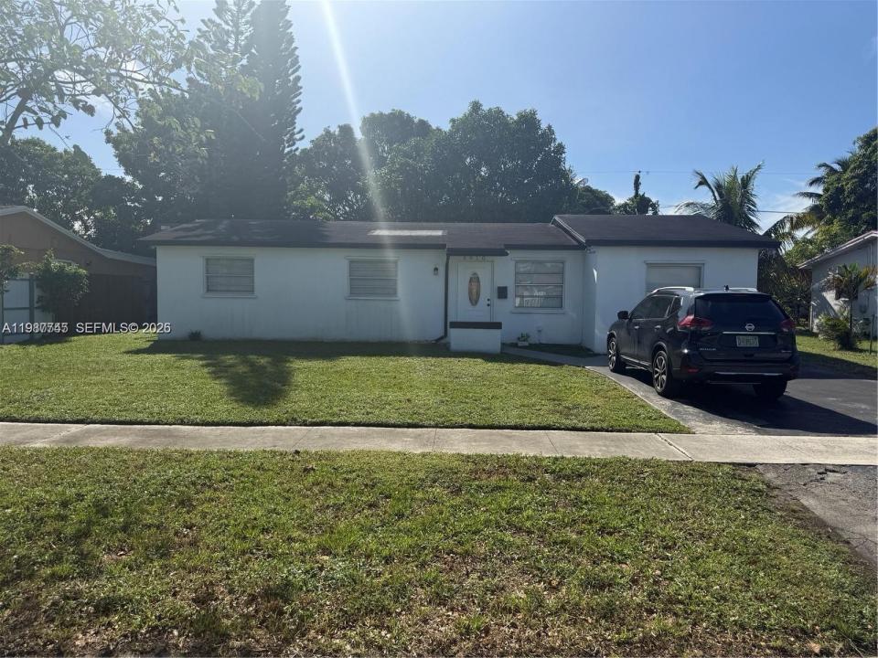 4910 NW 18th St, Lauderhill, Florida 33313, USA