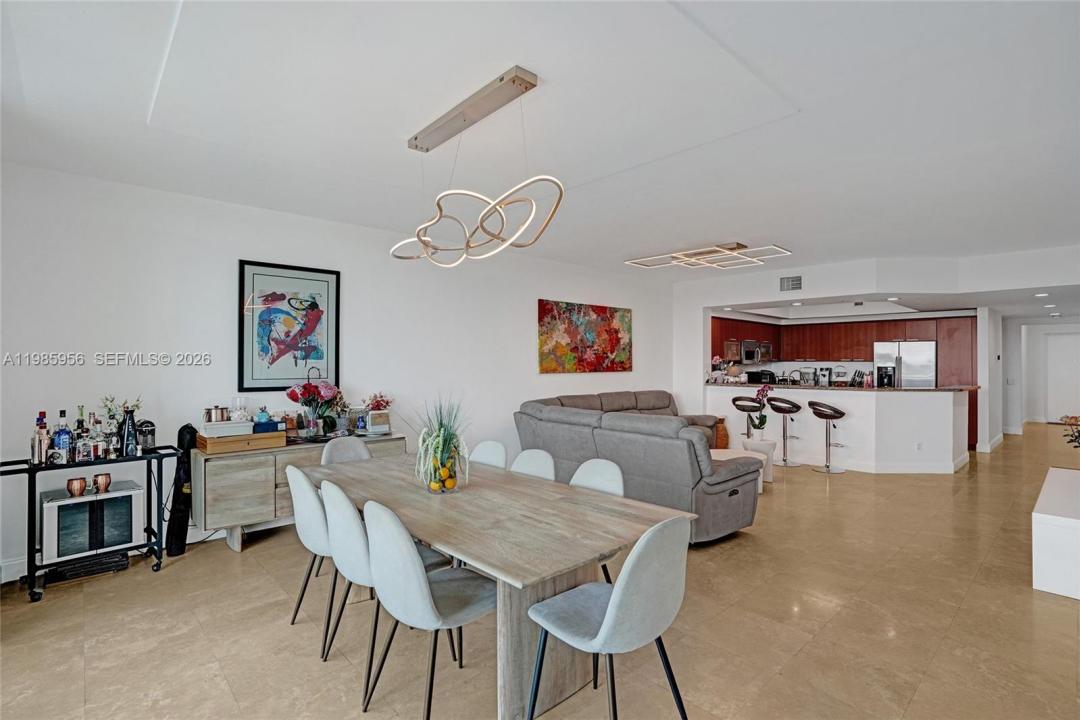 14951 Royal Oaks Ln 803, North Miami, فلوريدا 33181, الولايات المتحدة