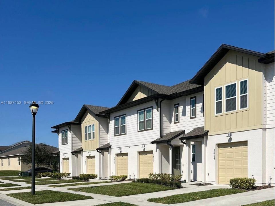 1613 PELICAN DRIVE, Davenport, Florida 33896, USA