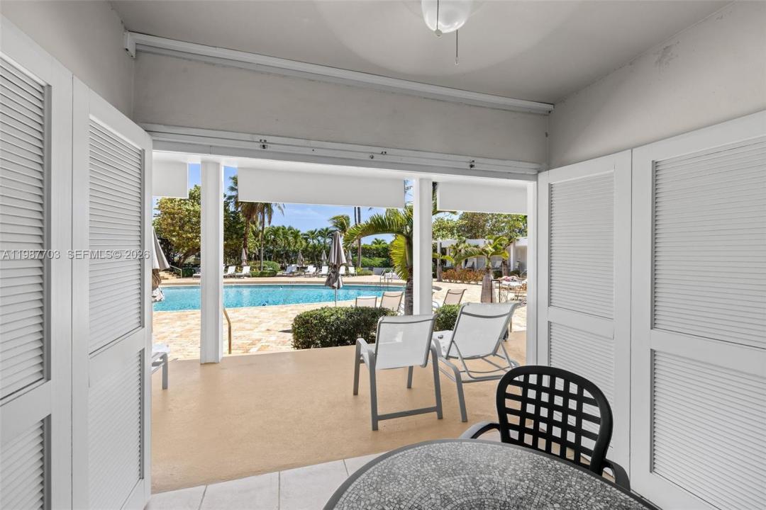 5055 Collins Ave CAB14, Miami Beach, Florida 33140, USA