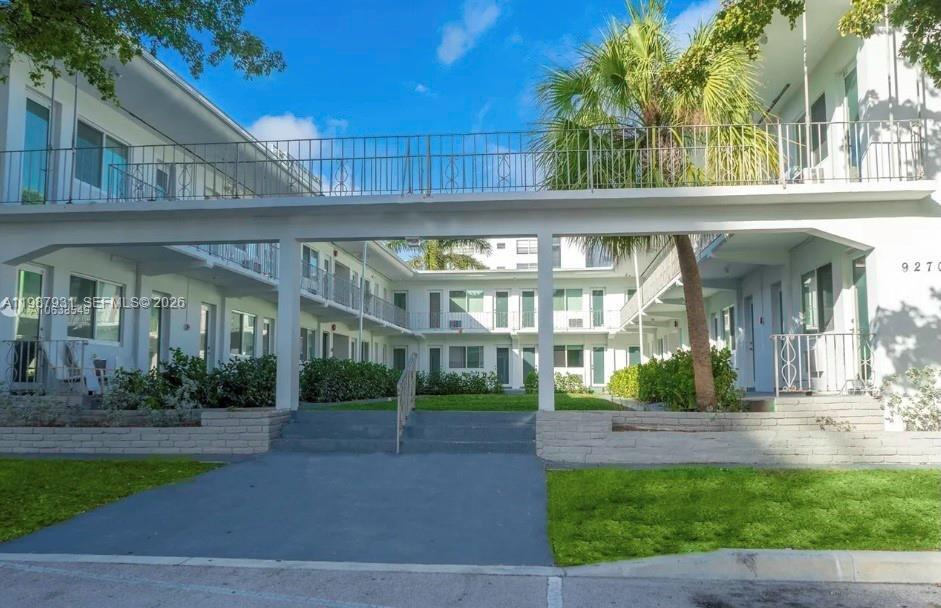 9270 E Bay Harbor Dr 10B, Bay Harbor Islands, Flórida 33154, Estados Unidos