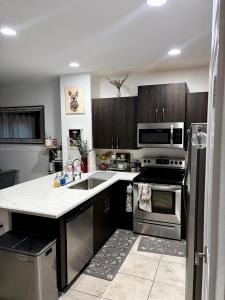 4002 NW 11th Dr, Lauderhill, フロリダ 33313, アメリカ合衆国