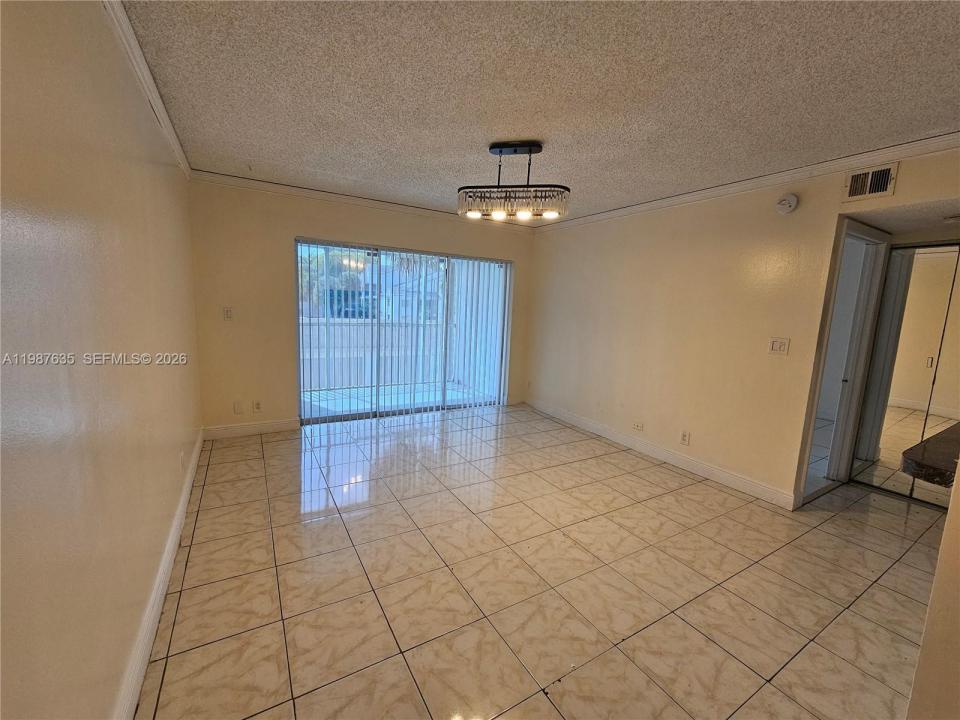 5686 Rock Island Rd 126, Tamarac, Florida 33319, Stati Uniti