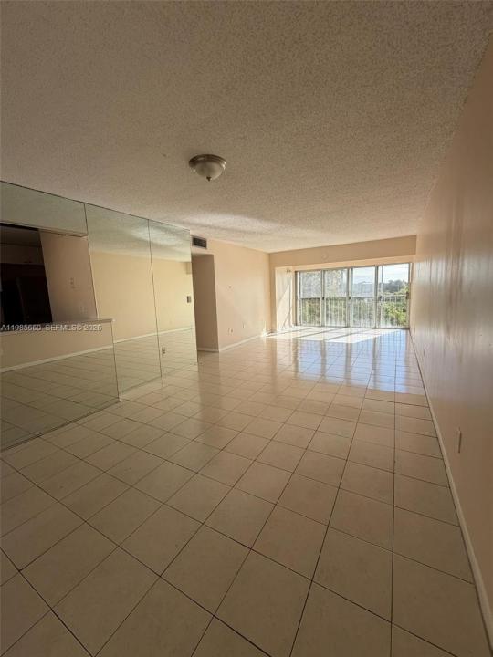 9180 Fontainebleau Blvd 401, Miami, Florida 33172, USA