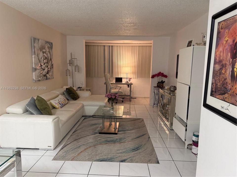 5033 NW 7th St 312, Miami, Florida 33126, Stati Uniti