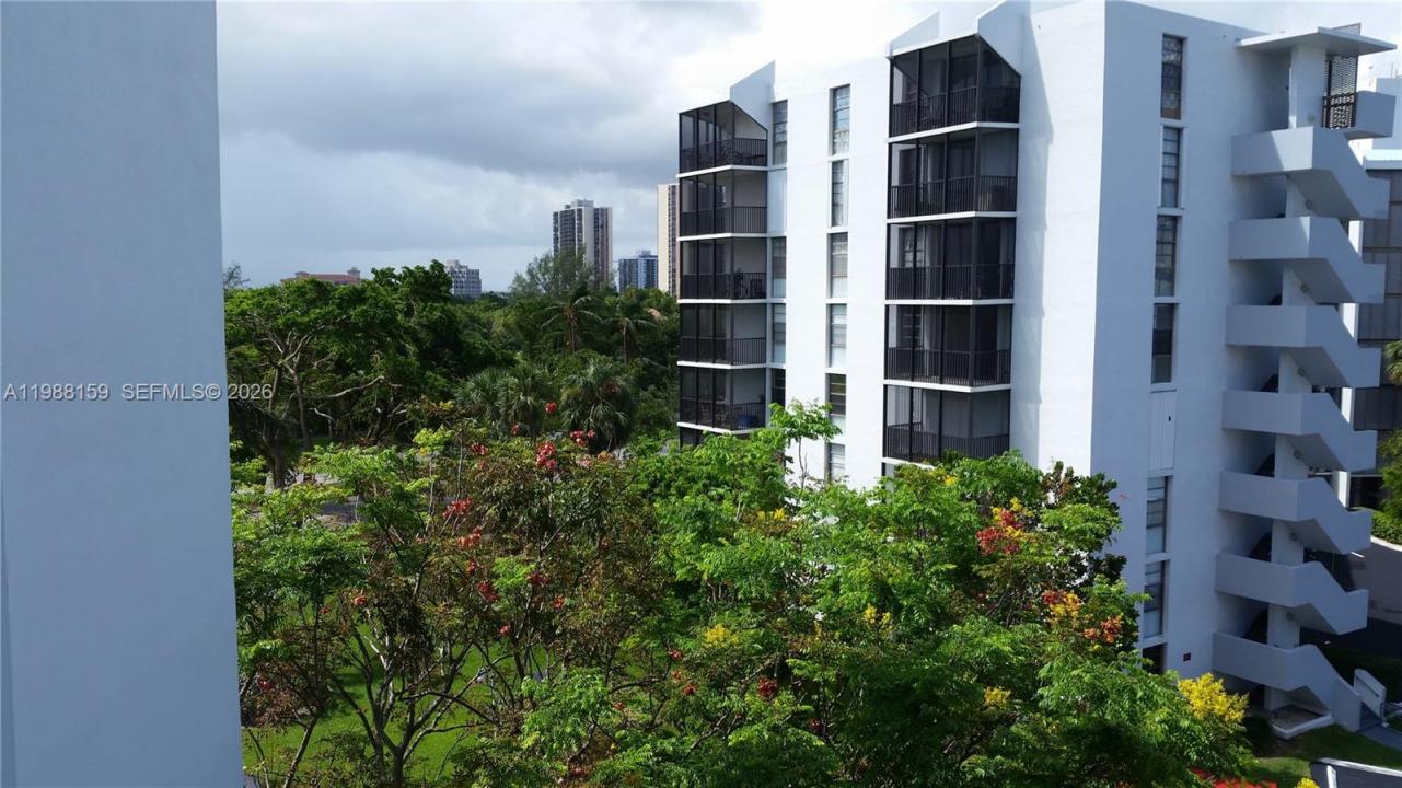 3475 N Country Club Dr 202, Aventura, Floride 33180, États-Unis