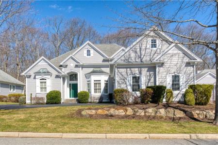 85 Fry Brook Drive, East Greenwich, RI 02818, USA