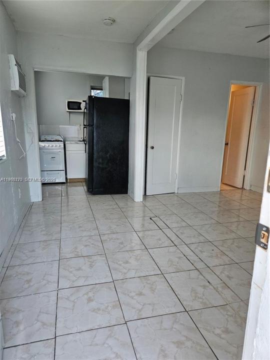 1437 NE 110th Ter 4, Miami, Floride 33161, États-Unis