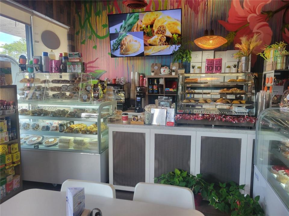 2568 NE MIAMI GARDENS, Aventura, Floride 33180, États-Unis