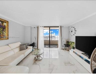 2500 Parkview Dr 2119, Hallandale Beach, Florida 33009, USA