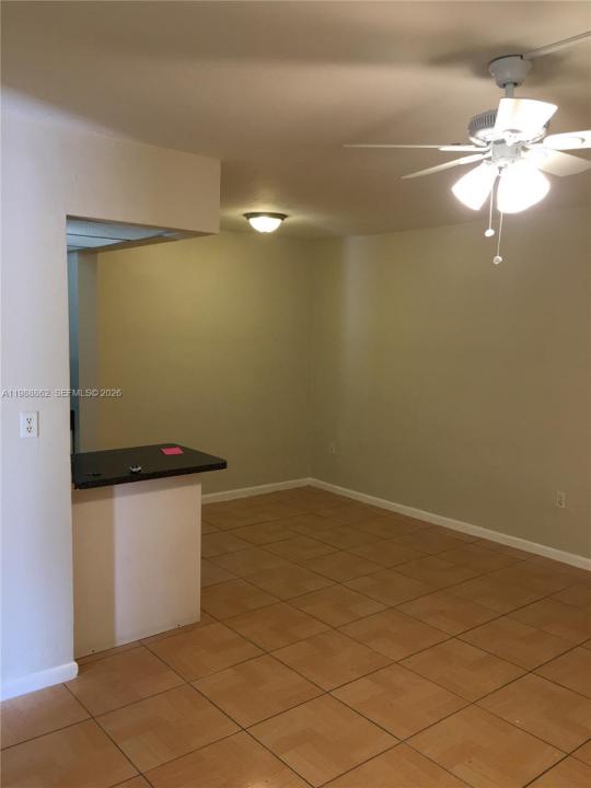1851 NE 168th St A10, North Miami Beach, Floride 33162, États-Unis