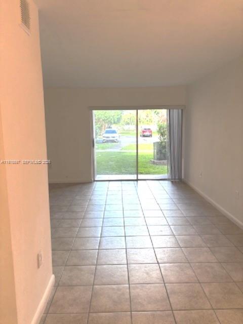 9493 SW 76th St L4, Miami, Florida 33173, Stati Uniti
