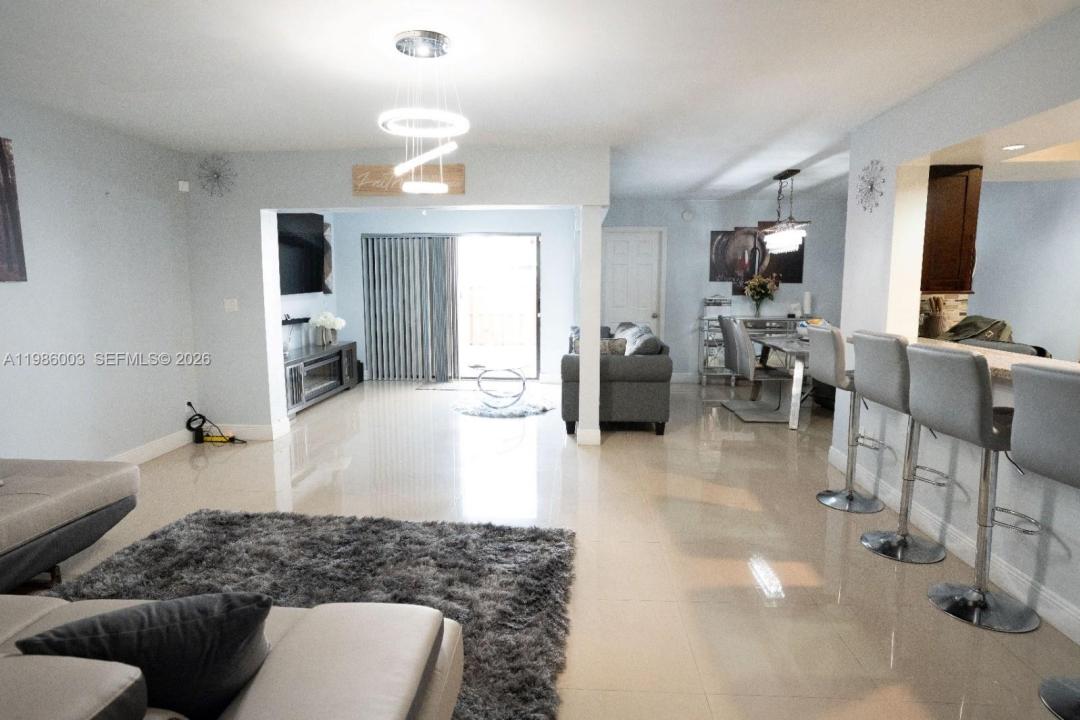 333 Ives Dairy Rd A33306, Miami, Floride 33179, États-Unis