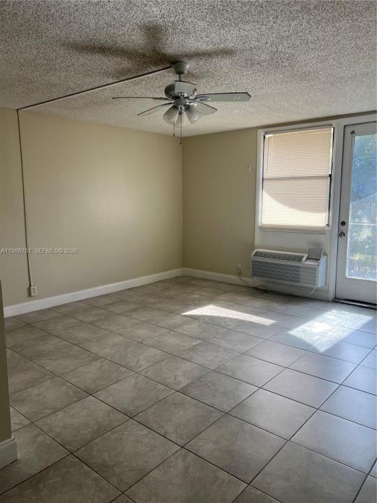 2701 Riverside Dr 308-B, Coral Springs, Floride 33065, États-Unis