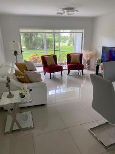 8838 W Mcnab Rd 104, Tamarac, Florida 33321, USA