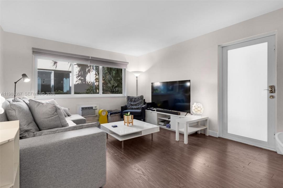 1117 Meridian Ave 5-1117, Miami Beach, Florida 33139, USA