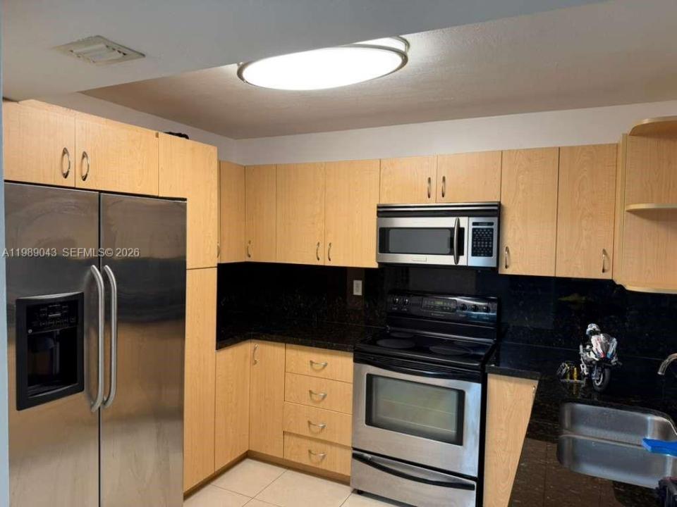 2750 NE 183rd St 1201, Aventura, Florida 33160, USA