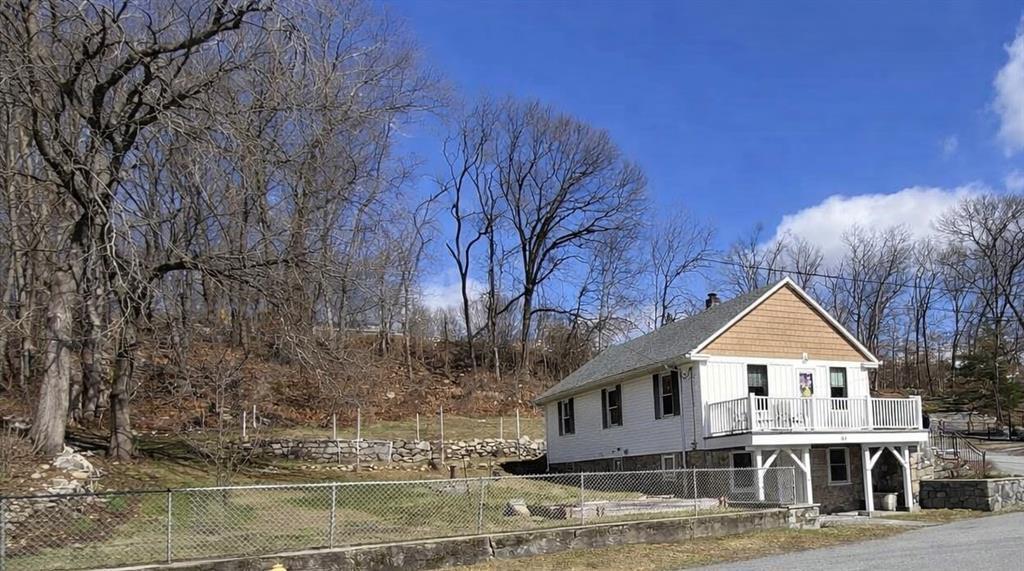 61 Walter Avenue, North Providence, Rhode Island 02911, USA