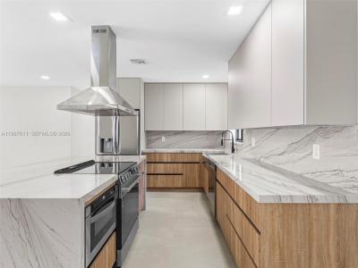 610 NE 164th Ter, North Miami Beach, Florida 33162, USA