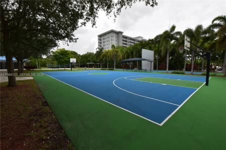 3800 Oaks Clubhouse Dr 309, Pompano Beach, Florida 33069, USA