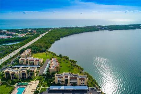 3432 NE Causeway Boulevard APT#102, Hutchinson Island, Florida 34957, Amerika Birleşik Devletleri