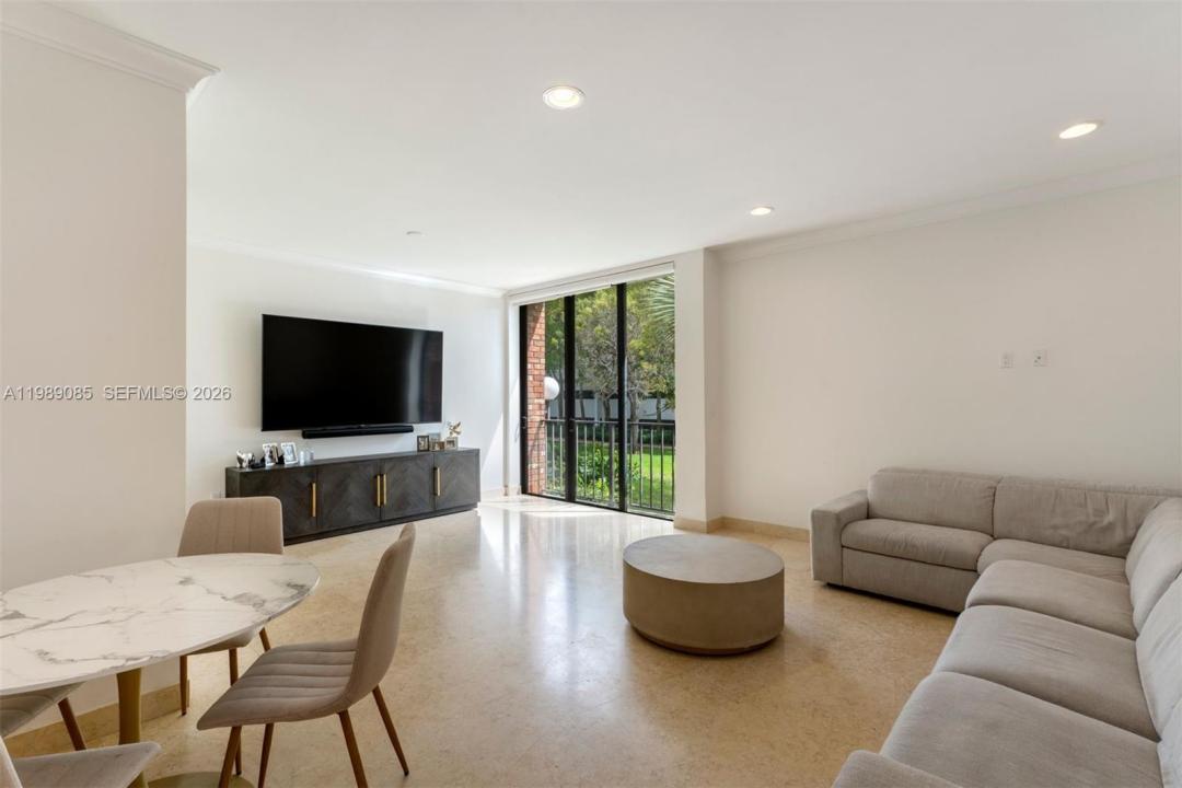 1566 NE Quayside Ter D14, Miami, Floride 33138, États-Unis