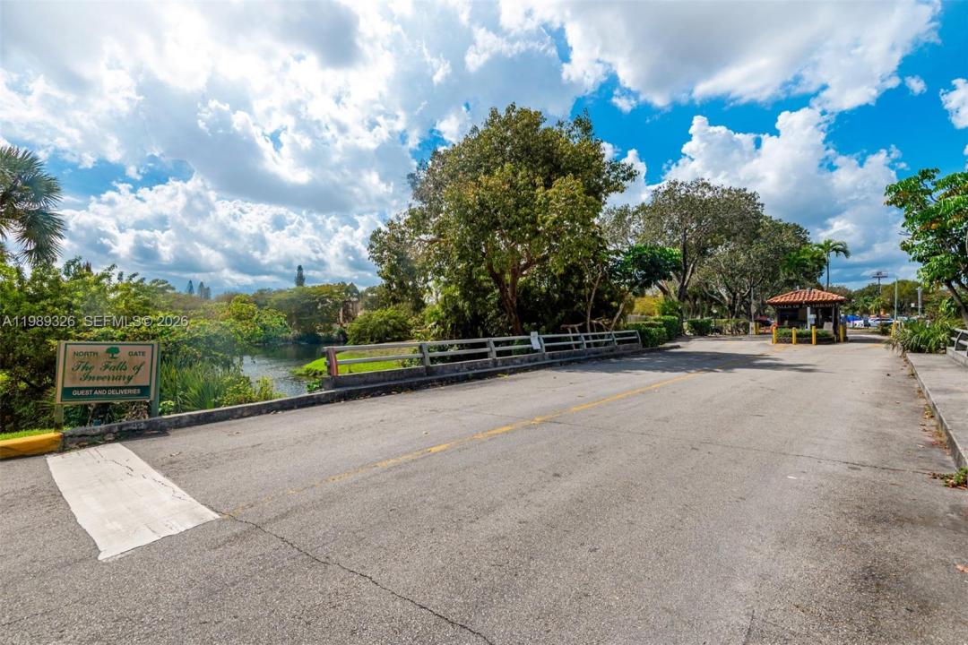 6301 N Fall Circle Dr 213, Lauderhill, Florida 33319, USA