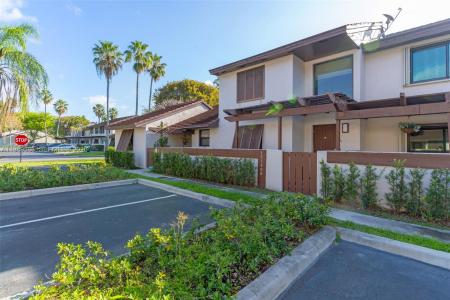 13340 SW 91st Ter B, Miami, Florida 33186, USA