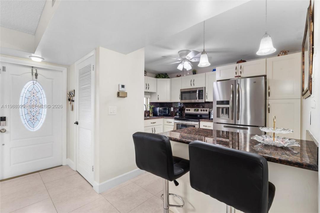 9420 S Hollybrook Lake Dr 206, Pembroke Pines, Floride 33025, États-Unis