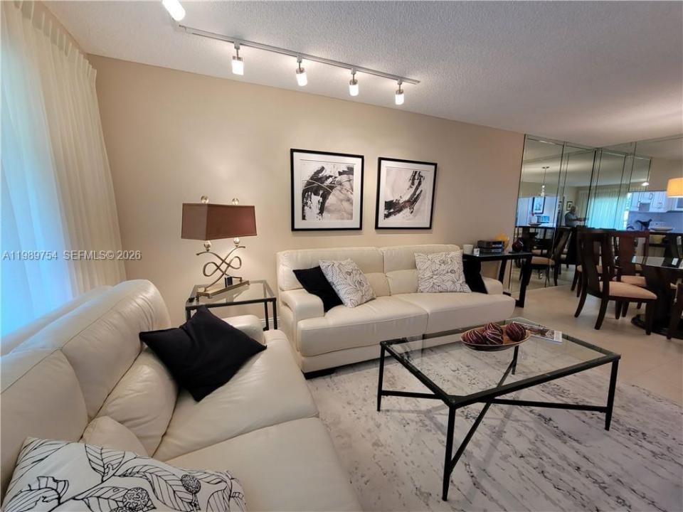 3774 Inverrary Blvd 103P, Lauderhill, Флорида 33319, Соединенные Штаты