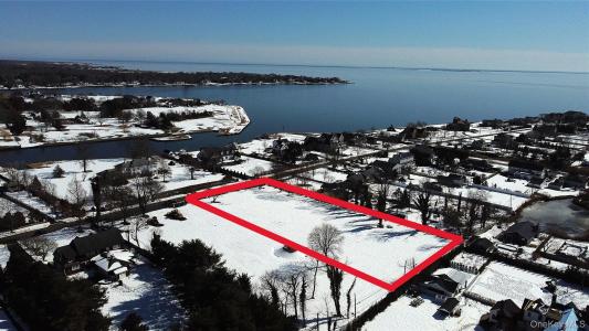 100A Awixa Avenue, Islip, New York 11706, États-Unis