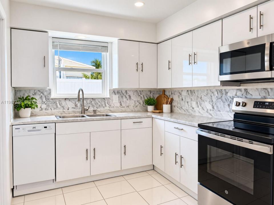 1911 N 44th Ave, Hollywood, Florida 33021, USA