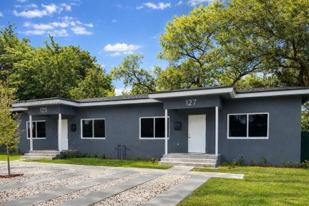 127 NE 184th Ter 127, Miami, Florida 33179, USA