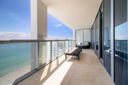 6799 Collins Ave LPH04, Miami Beach, Florida 33141, USA