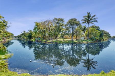 4460 NW 43rd St, Lauderdale Lakes, Florida 33319