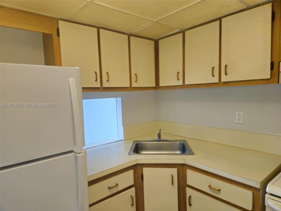4550 NW 9th St 704E, Miami, Florida 33126, USA