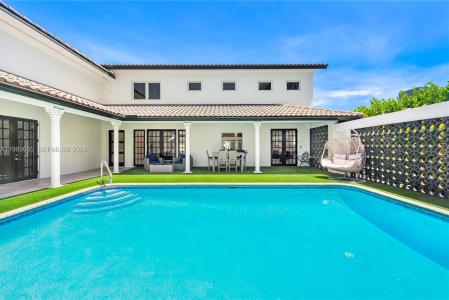 472 Sunset Dr, Hallandale Beach, Floryda 33009, USA