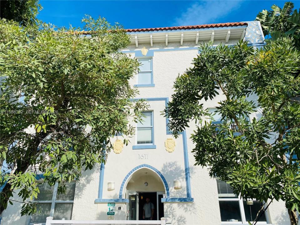 1611 Meridian Ave 305, Miami Beach, Florida 33139, USA