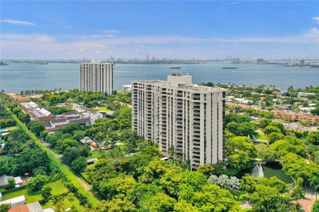 1000 Quayside Ter 1101, Miami, Florida 33138, USA